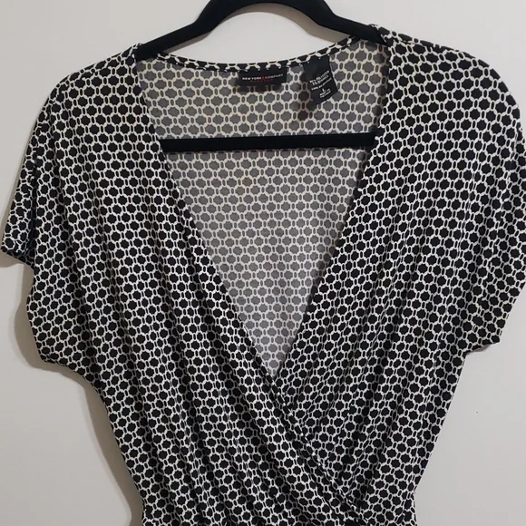 NY & Company Faux wrap belted top New York and Company - Picture 7 of 7